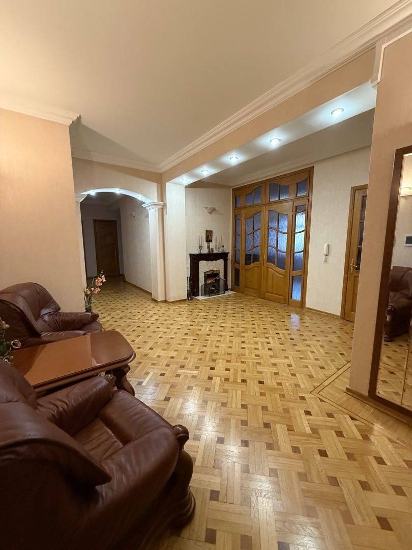 продажа трехкомнатной квартиры номер A-173524 в Приморском районе, фото номер 13